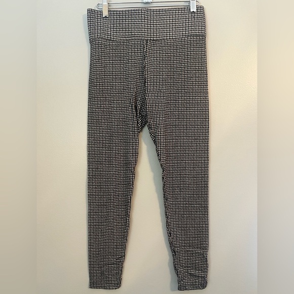 LOFT Lou & Grey Houndstooth Ponte Leggings Size M - Picture 3 of 11